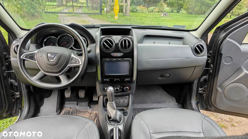 Dacia Duster 1.6 SCe Blackshadow S&S - 15