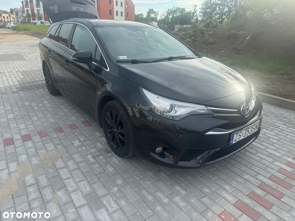 Toyota Avensis 2.0 D-4D Premium - 1