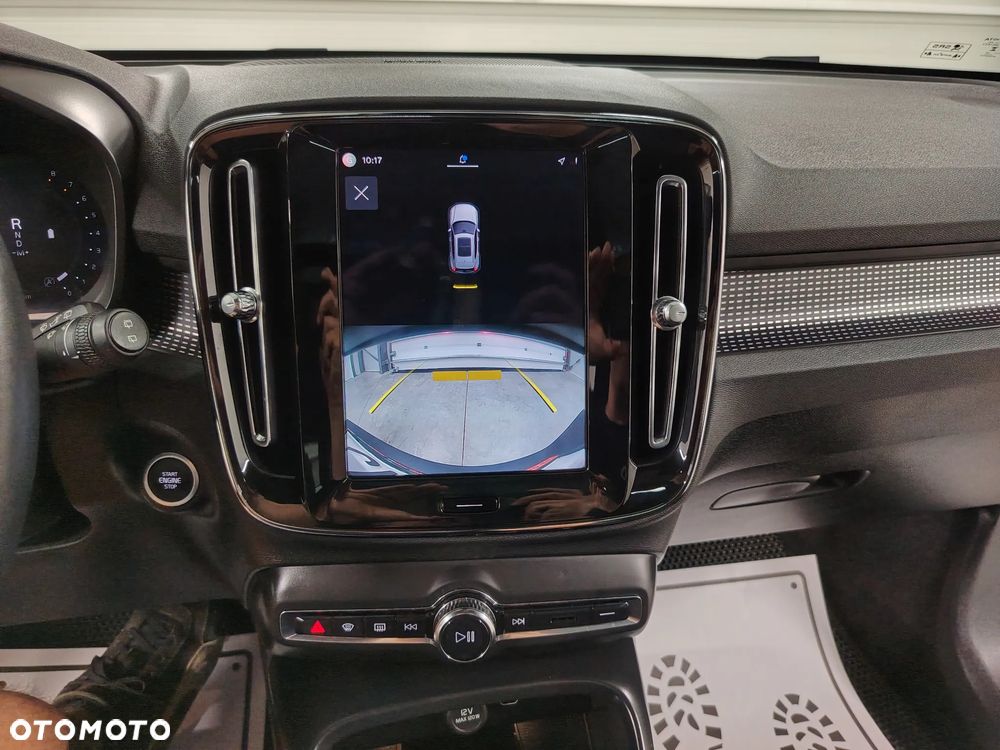 Volvo XC 40 B4 Plus Dark - 34