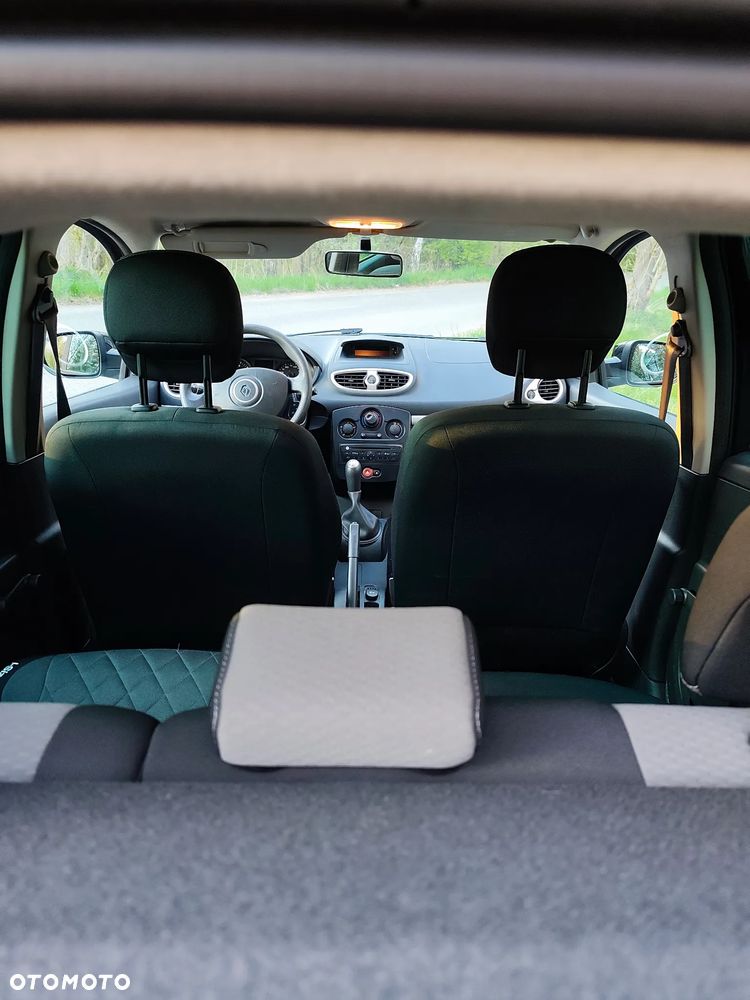 Renault Clio 1.2 16V Alize - 10