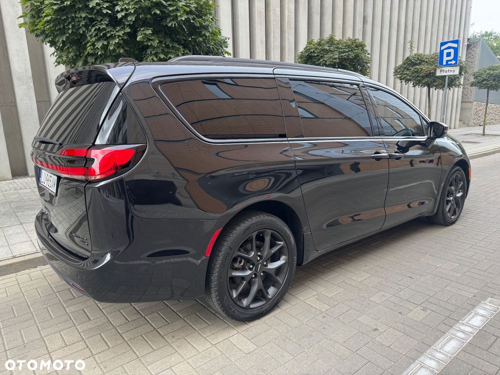 Chrysler Pacifica - 6