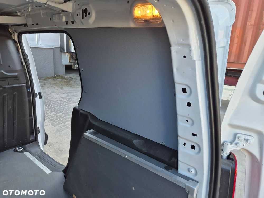 Toyota Proace City - 24