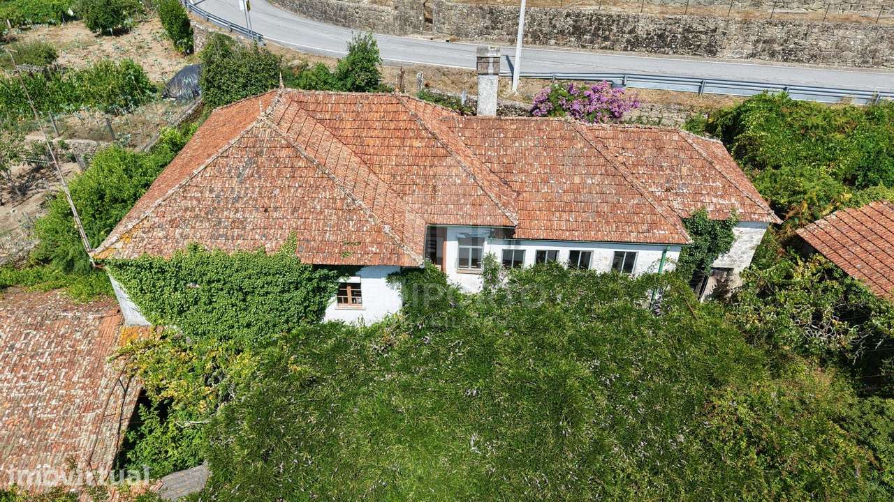 Quinta Rústica com 2 Casas (T4 e T2): Ideal para Turismo ou Família - Grande imagem: 2/60