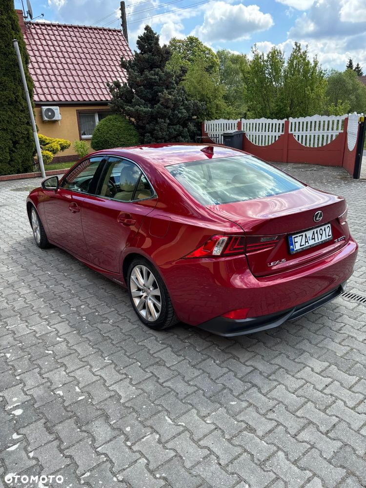 Lexus IS - 4