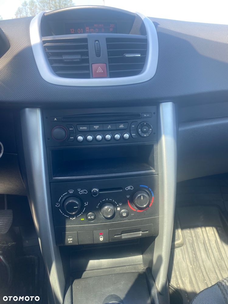 Peugeot 207 - 13