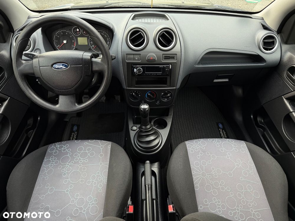 Ford Fiesta 1.3 Trend - 27