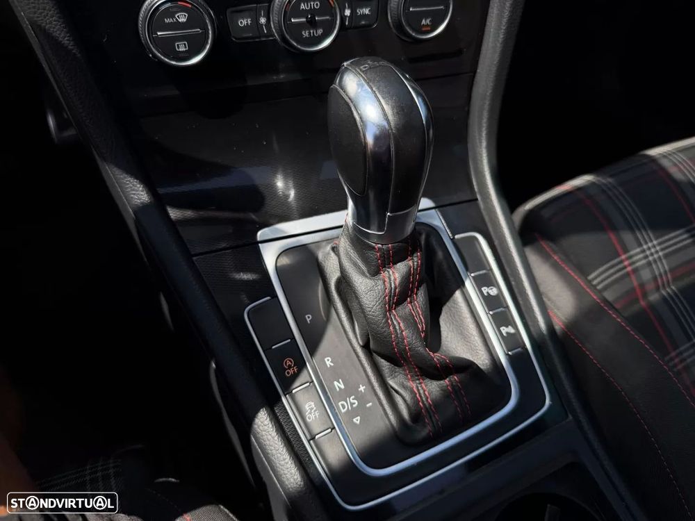 VW Golf 2.0 TSi GTi DSG Performance - 12