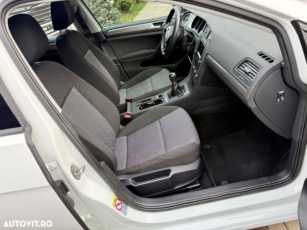 Volkswagen Golf 1.6 TDI BlueMotion Technology Trendline - 23