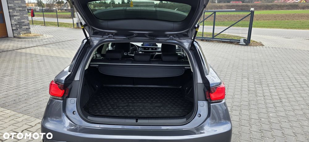 Lexus CT 200h Executive Line - 17