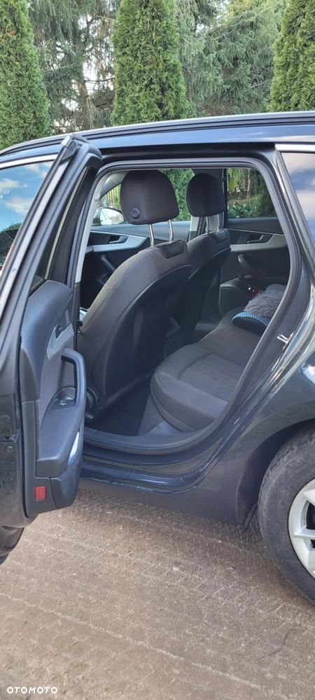 Audi A4 Avant 35 TDI S tronic - 12