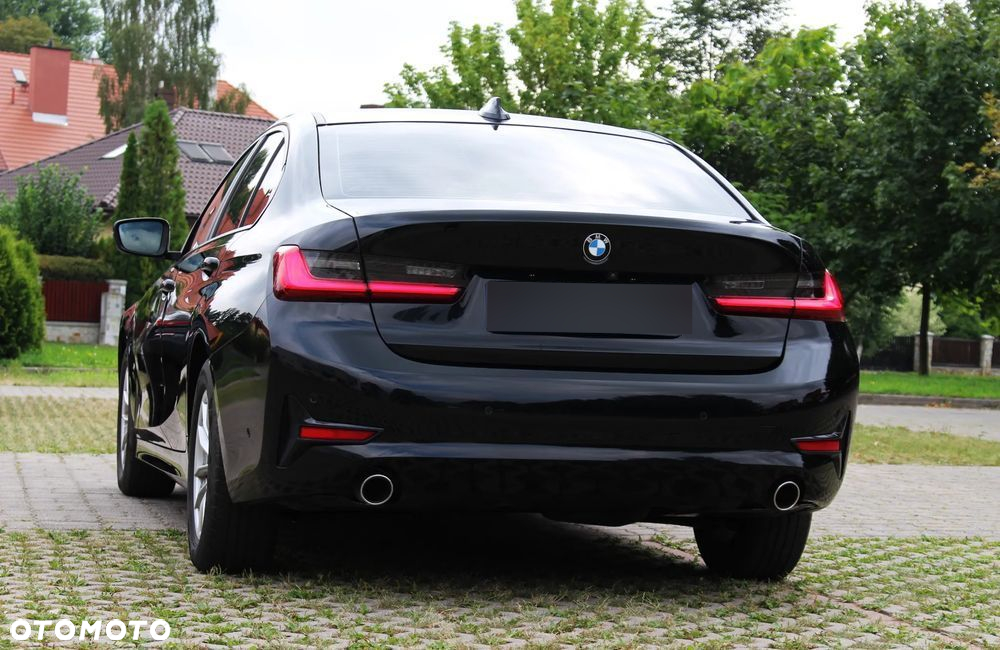 BMW Seria 3 318d Sport Line - 6