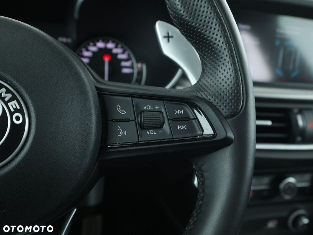 Alfa Romeo Stelvio - 23