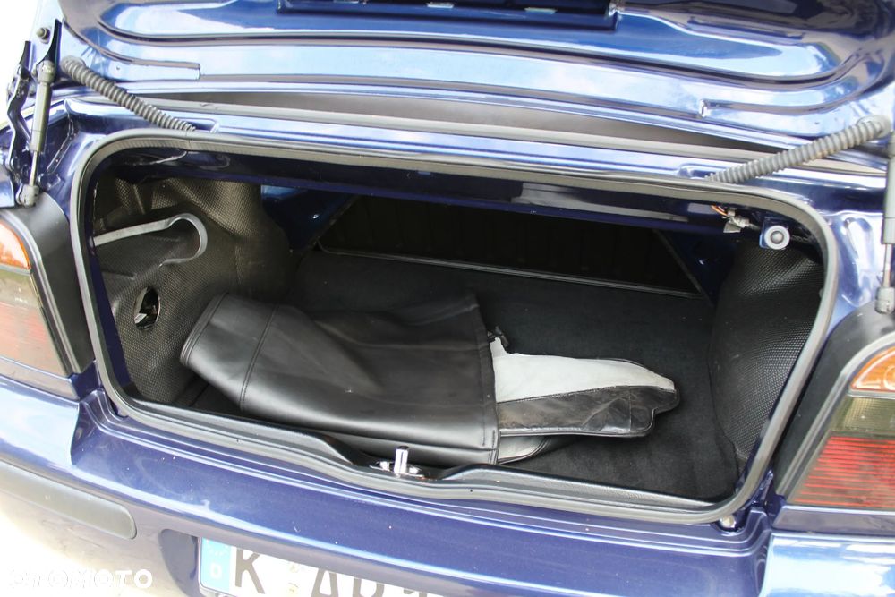 Volkswagen Golf 1.6 - 23