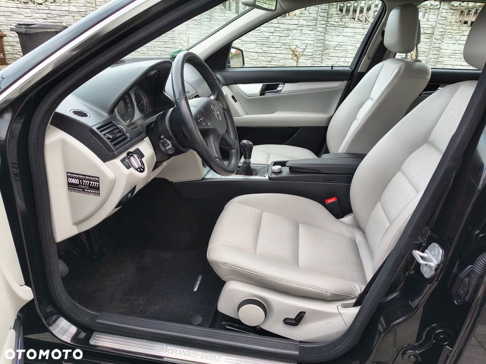 Mercedes-Benz Klasa C 180 Kompressor BlueEFFICIENCY Avantgarde - 21