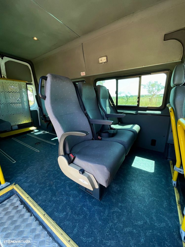 Ford Transit 330L 2.2 TDCi - 12