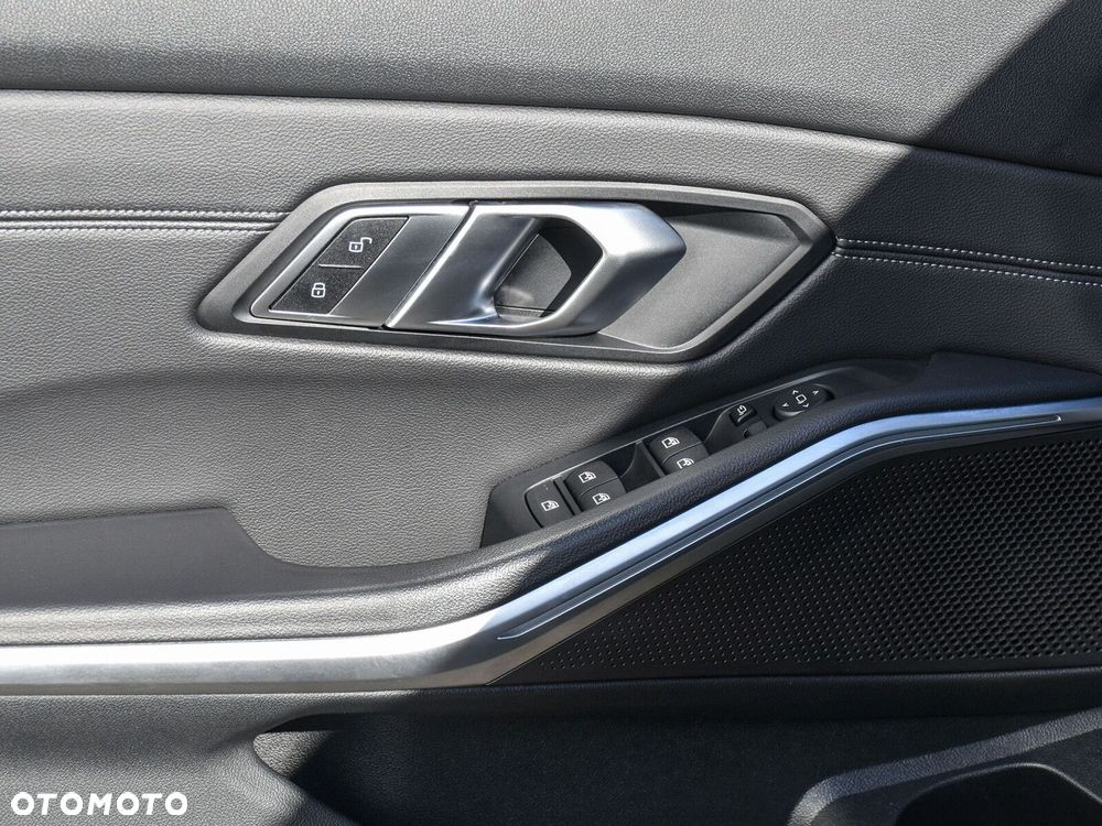 BMW Seria 3 318d Sport Line - 20