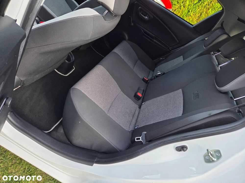 Toyota Yaris - 16