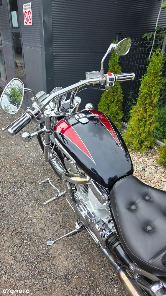 Suzuki Intruder - 9