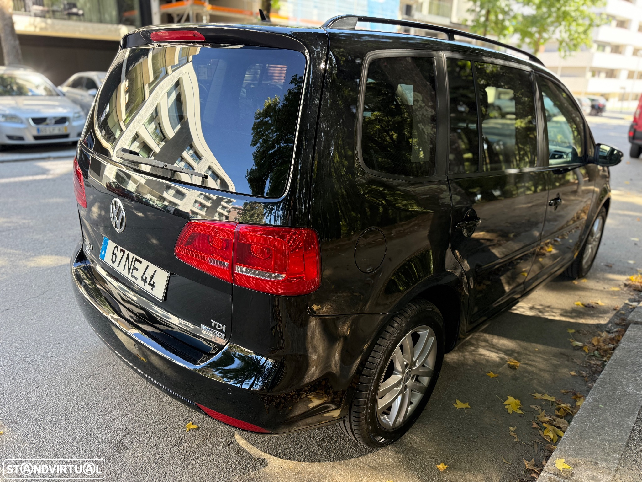 VW Touran 1.6 TDI Blue.Highline 7L - 4