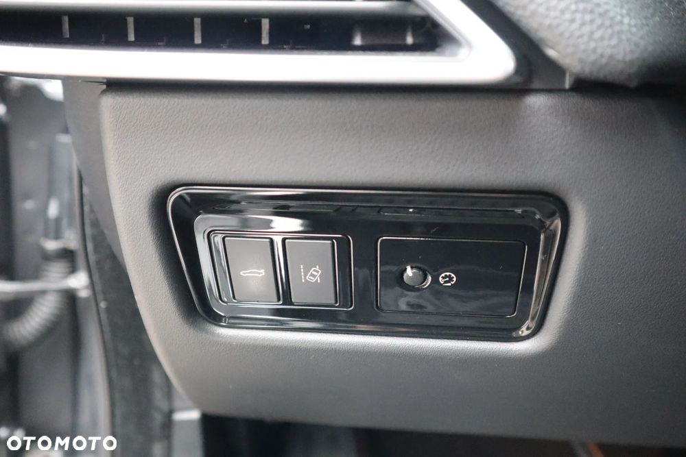Jaguar XE 20d Prestige - 27