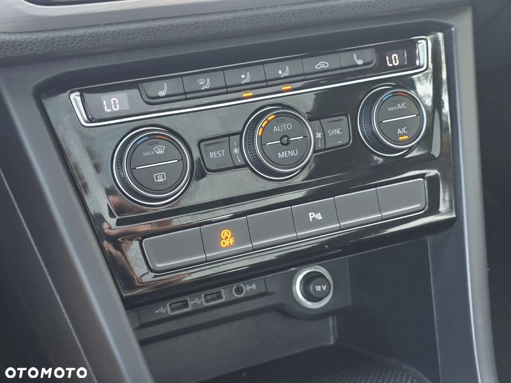 Volkswagen Touran - 22