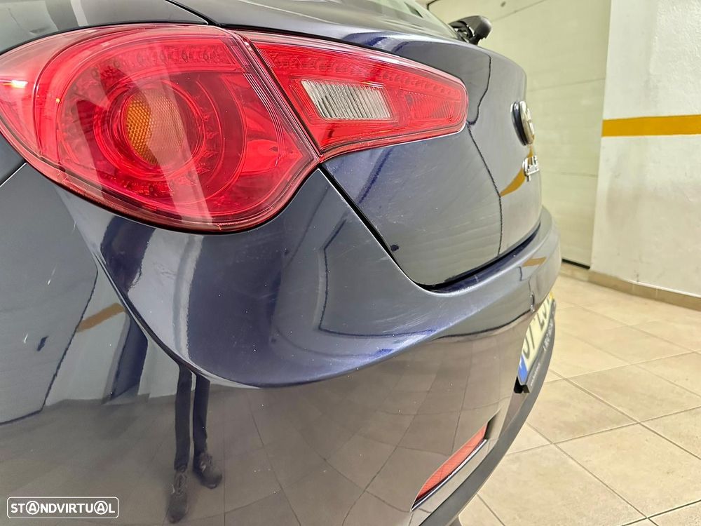 Alfa Romeo Giulietta 1.6 JTDM Distinctive - 4