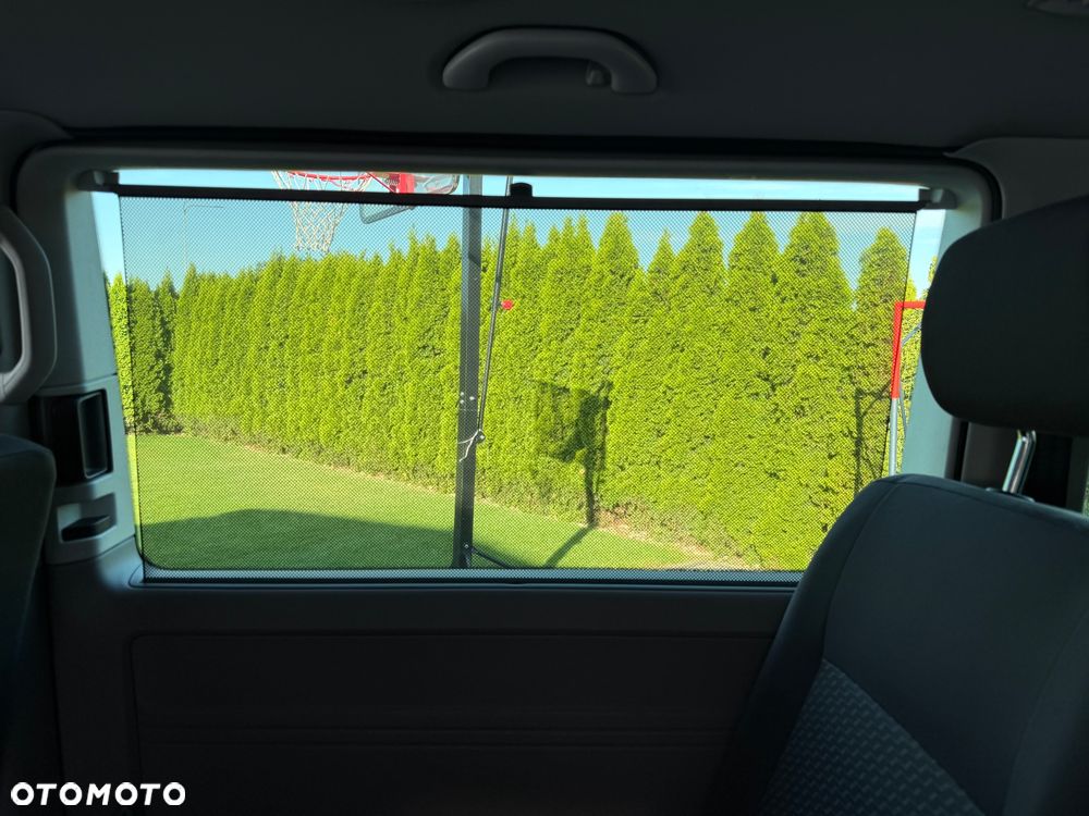 Volkswagen Caravelle - 17