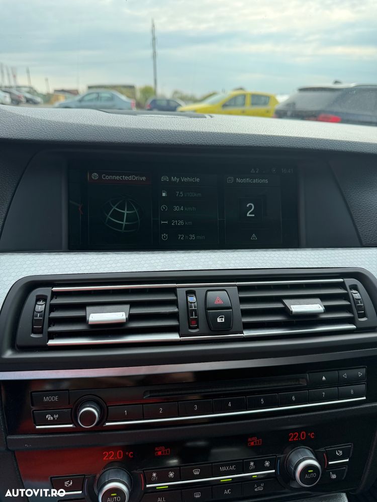 BMW Seria 5 520d Sport-Aut. - 11
