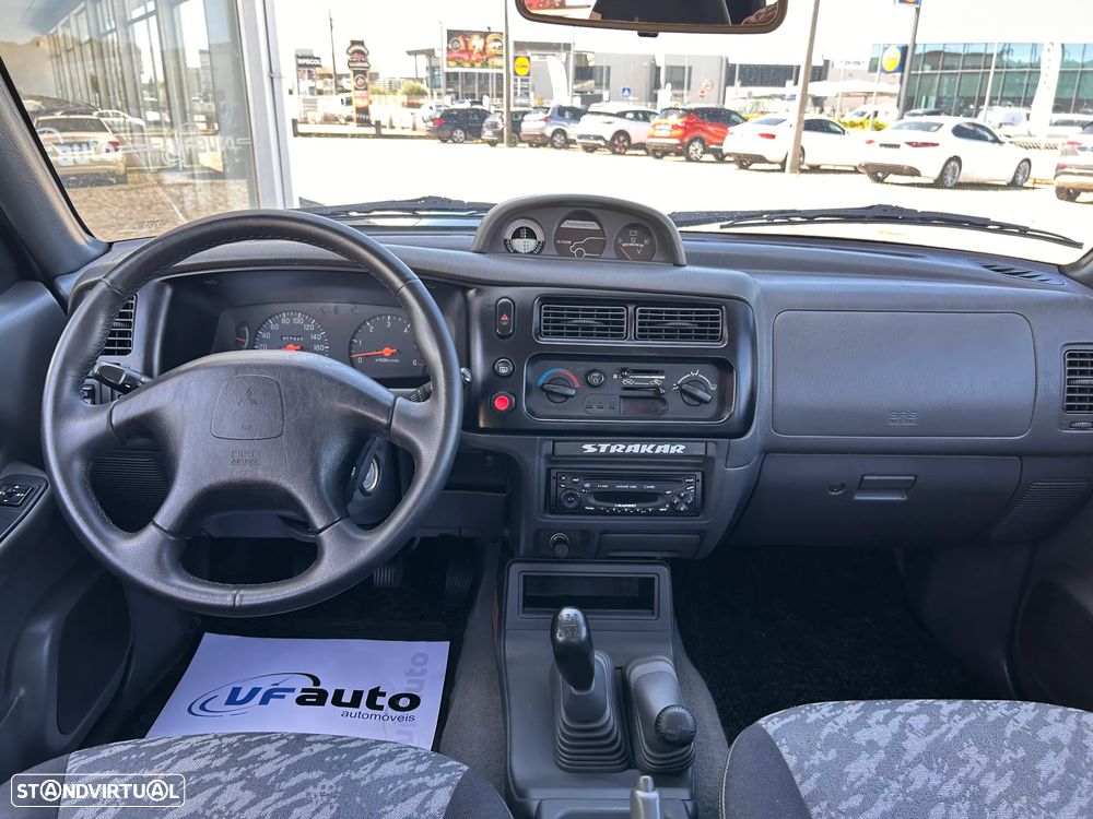 Mitsubishi L200 2.5 TD Club Strakar - 20