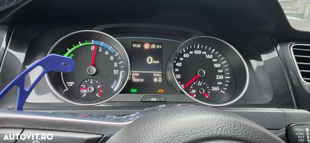 Volkswagen Golf - 23