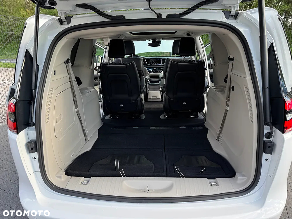 Chrysler Pacifica - 19