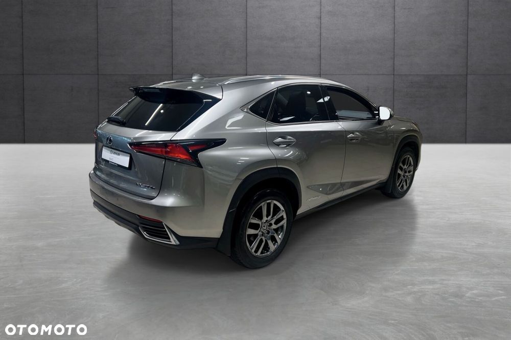 Lexus NX 300h Comfort AWD - 4