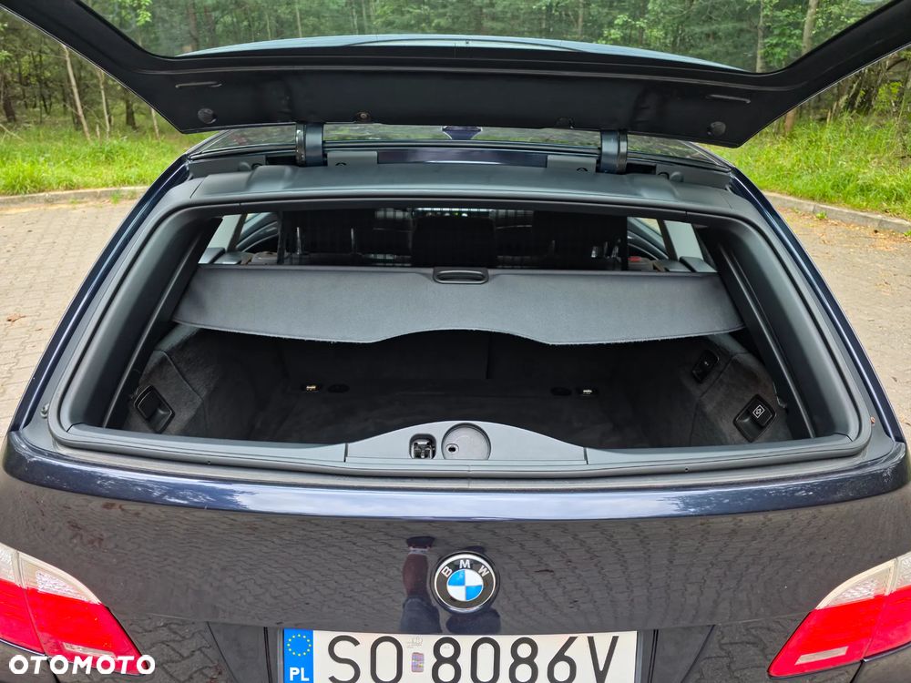 BMW Seria 5 525d Edition Sport - 38