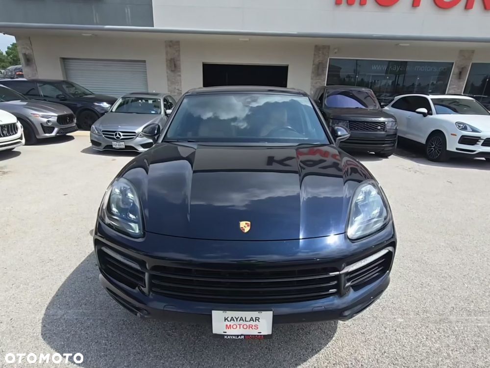 Porsche Cayenne - 1