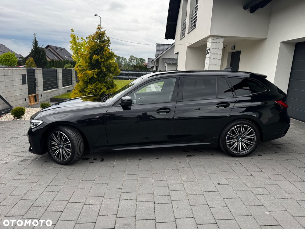 BMW Seria 3 330e xDrive M Sport - 4