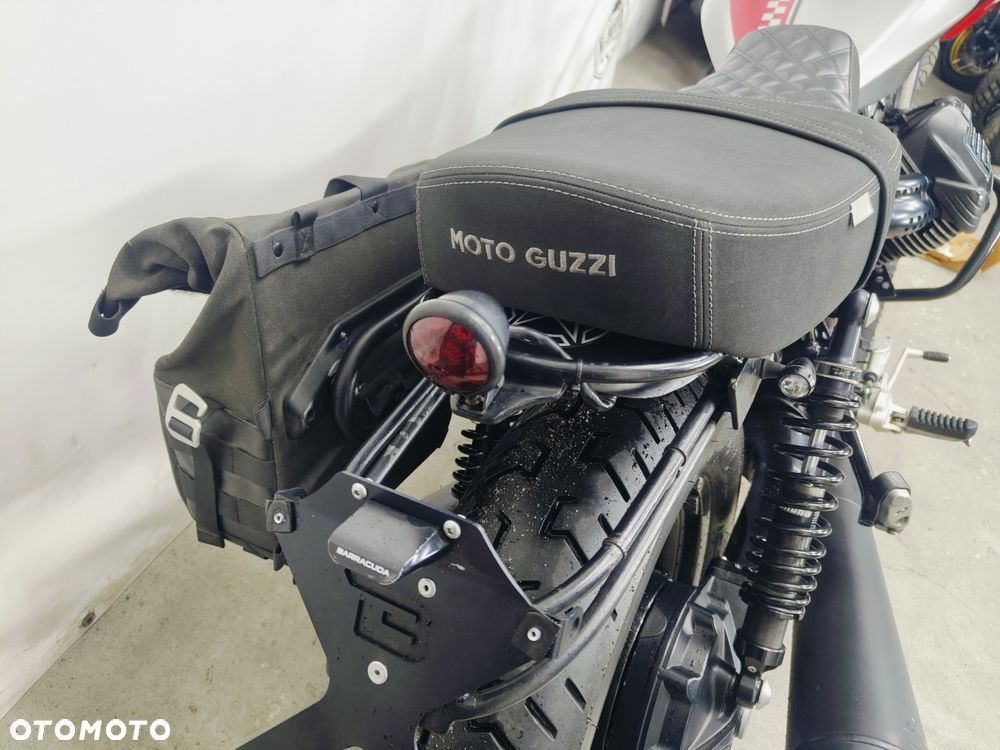 Moto Guzzi V9 - 12