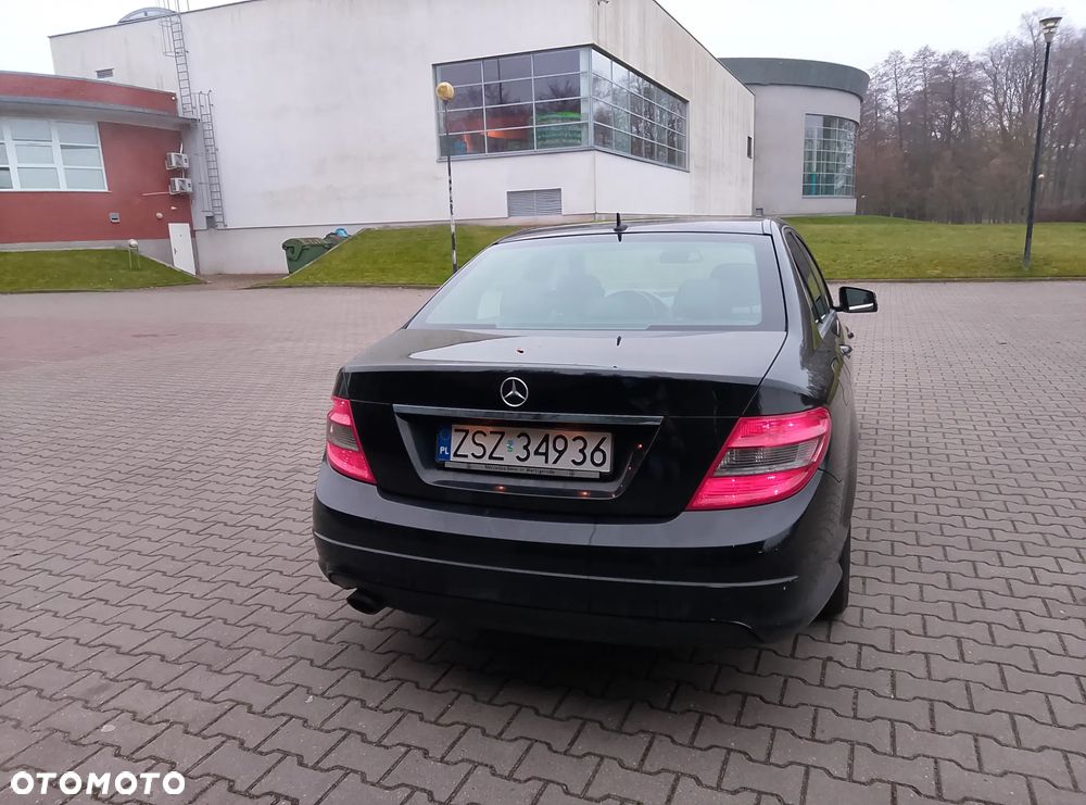 Mercedes-Benz Klasa C 180 Kompressor BlueEFFICIENCY Avantgarde - 8