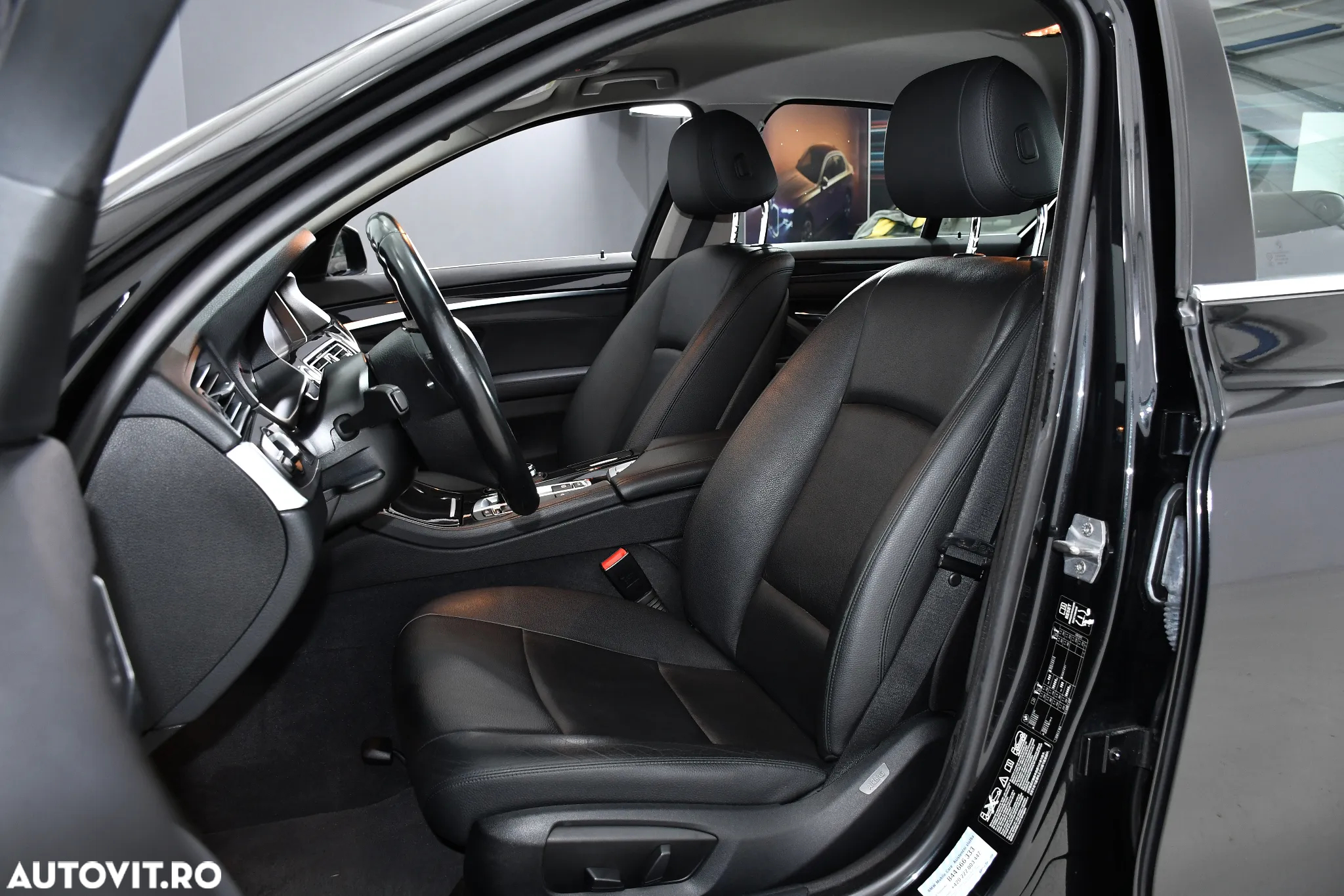 BMW Seria 5 525d xDrive Aut. - 12