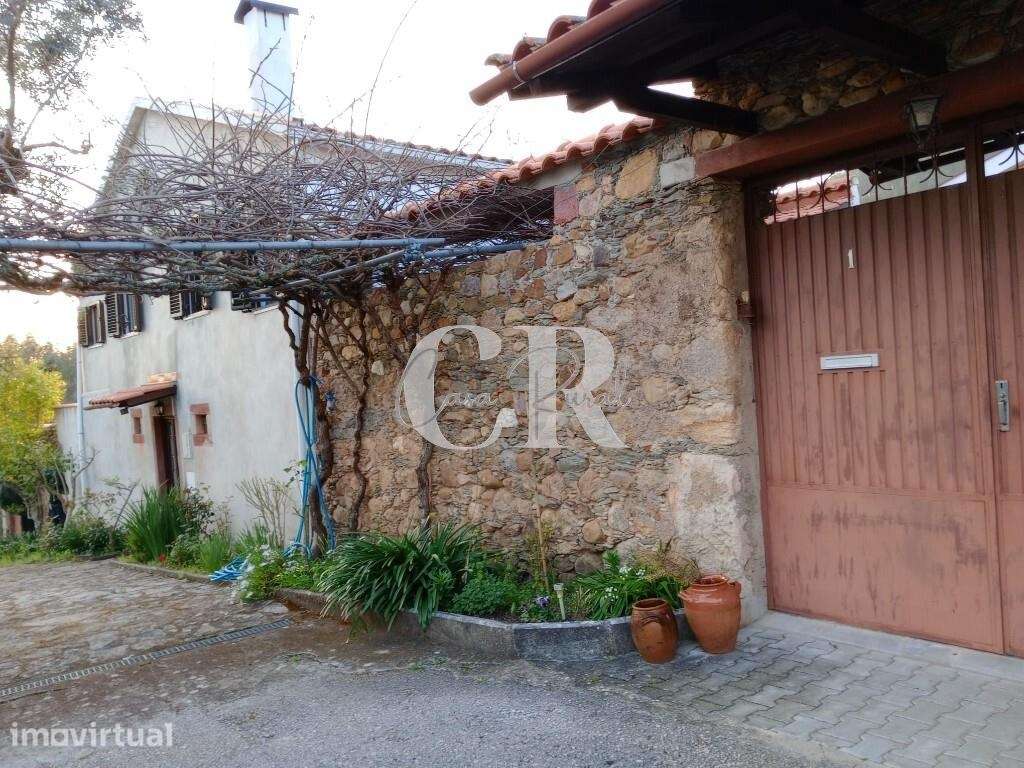 Encantadora Casa em Pedra com 3 Quartos, Jardins e Vistas – perto de S - Grande imagem: 5/48