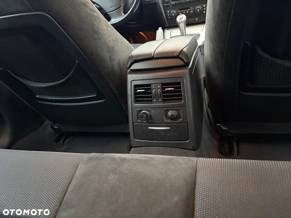 BMW Seria 3 330d - 23