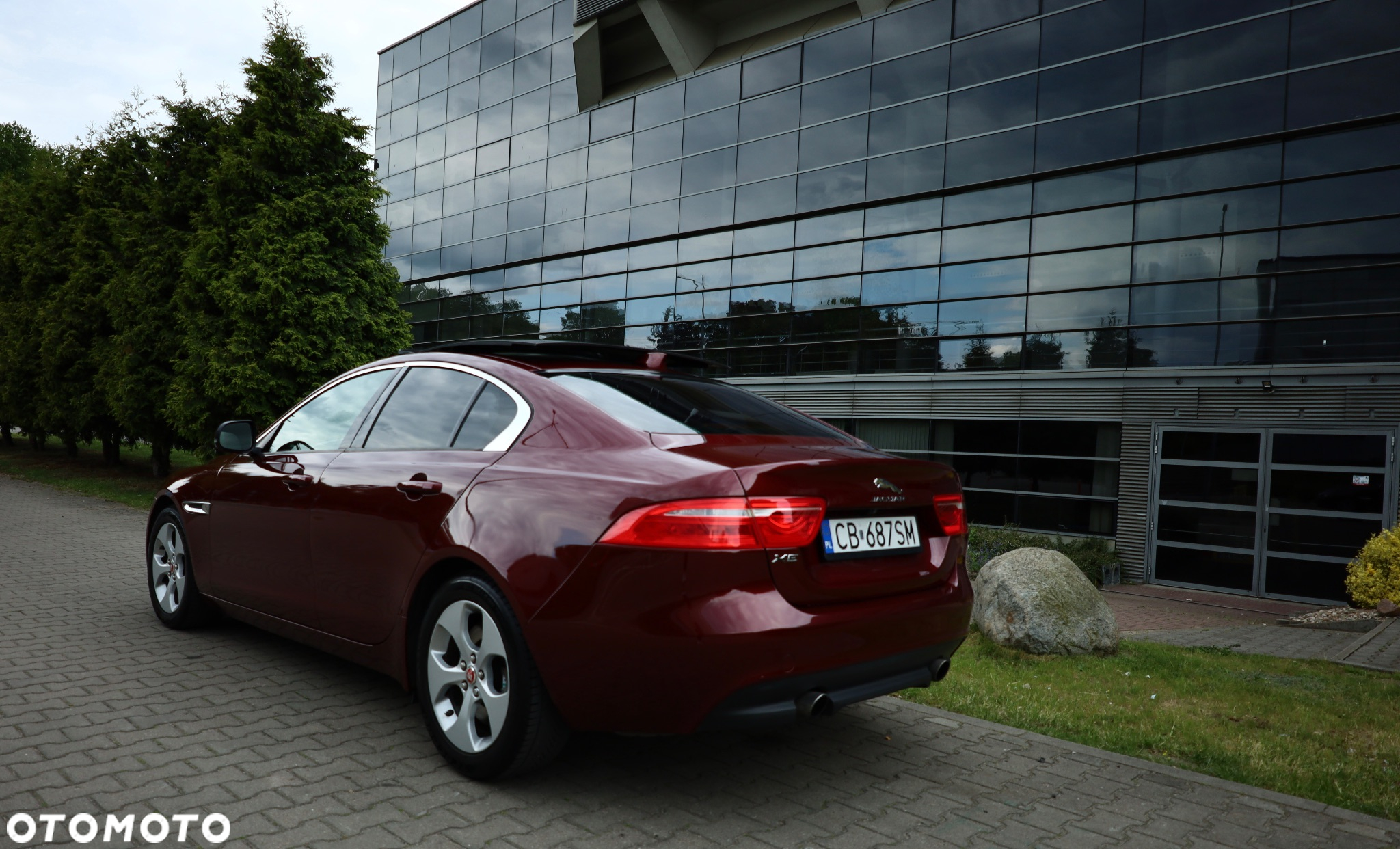 Jaguar XE 2.0 T Prestige - 3