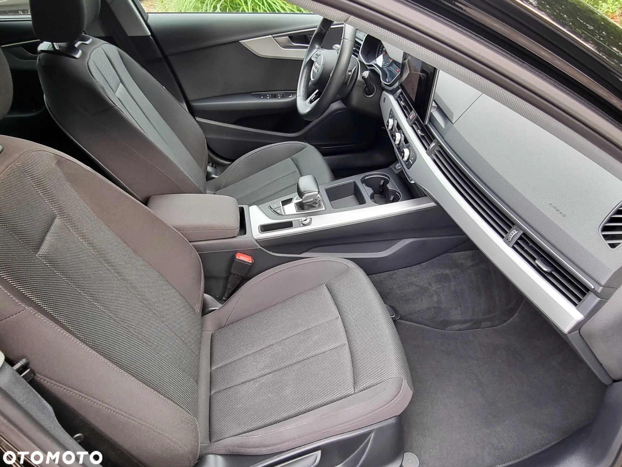 Audi A4 Avant 40 TFSI S tronic - 25