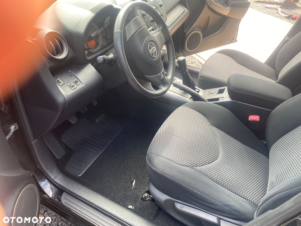 Toyota RAV4 2.0 VVT-i Premium - 6