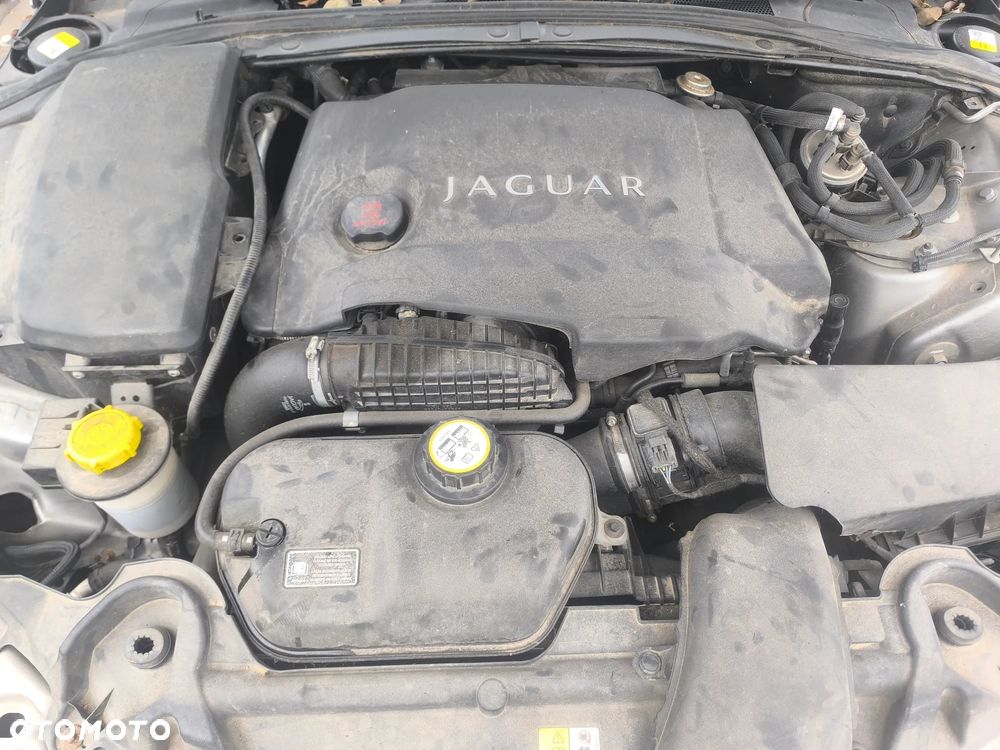 Jaguar XF - 19