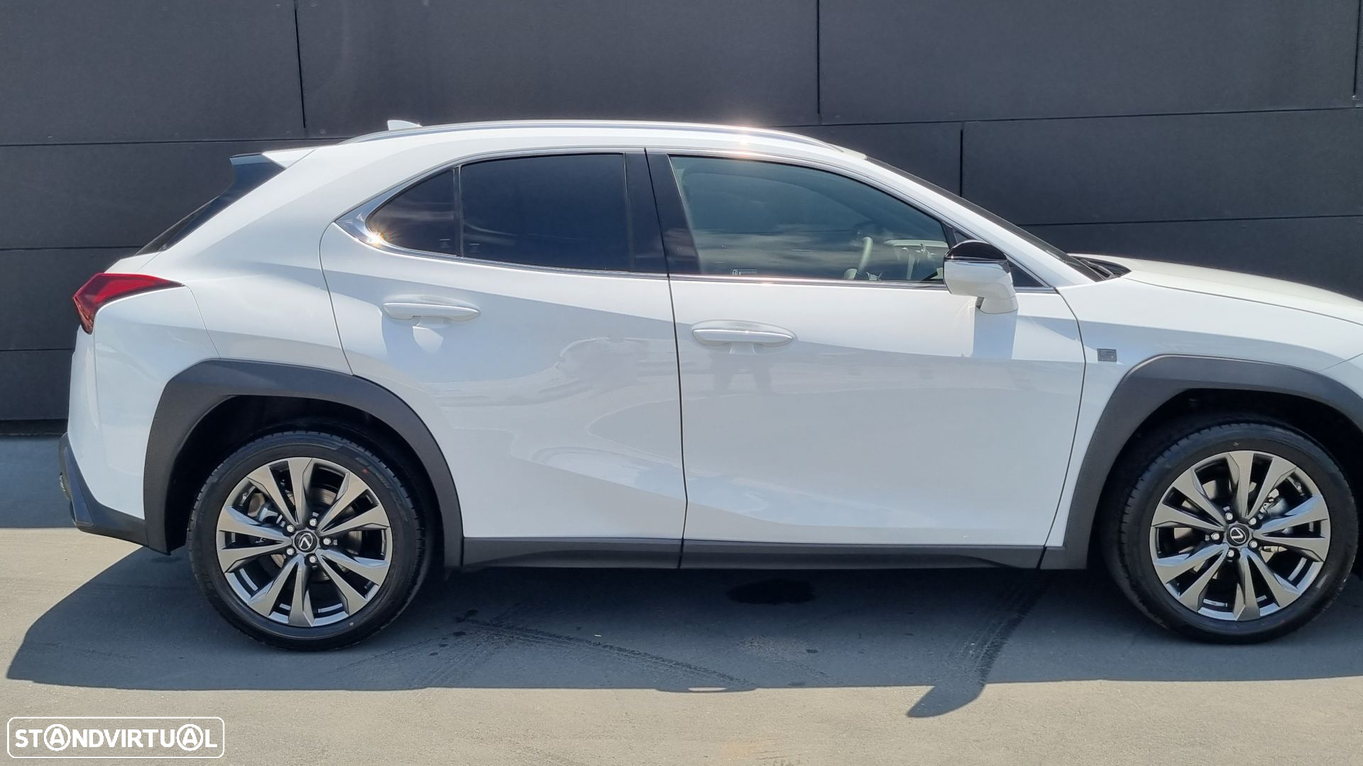 Lexus ux-250h Sport (Ecrã 12.3) - 15
