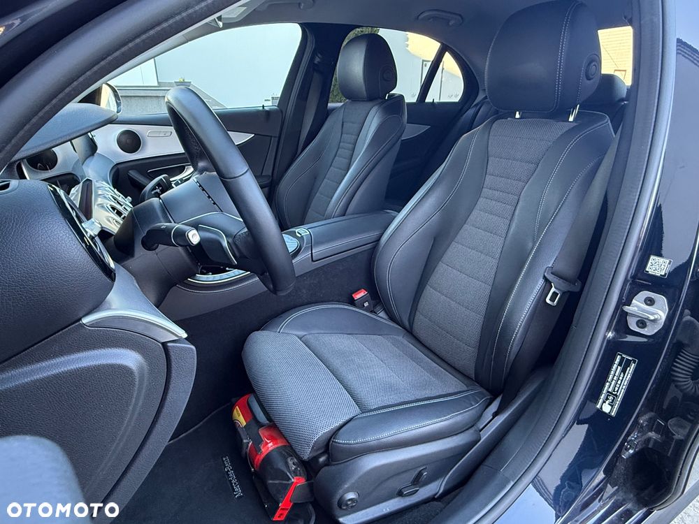 Mercedes-Benz Klasa E 220 d 4-Matic AMG/Avantgarde - 13