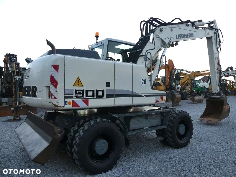 Liebherr A900C z Niemiec / Super Stan / - 11