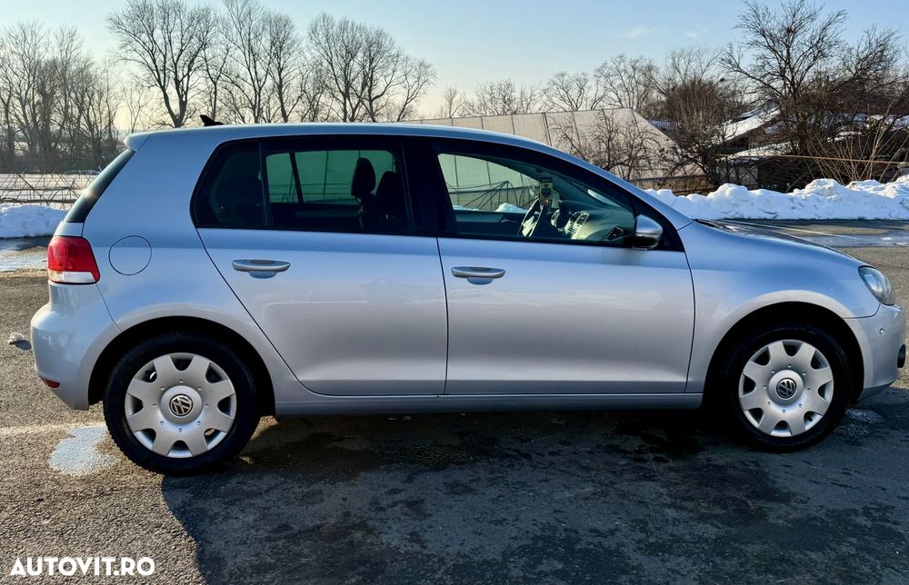 Volkswagen Golf - 6