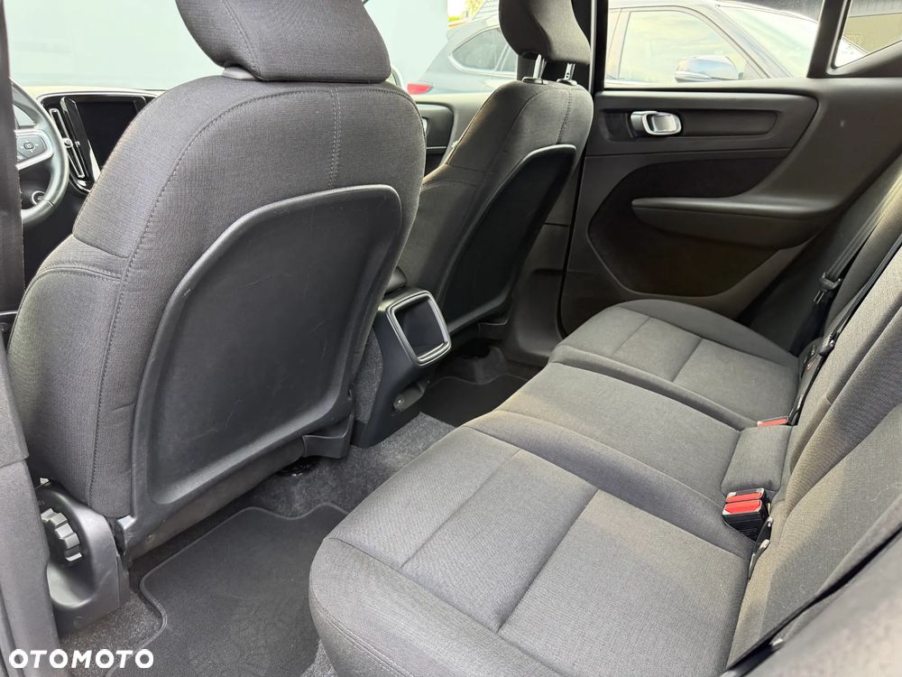Volvo XC 40 T3 Momentum - 24