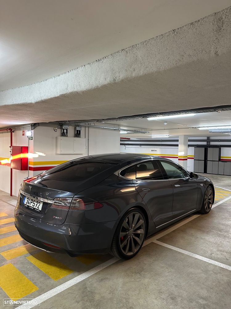 Tesla Model S P85D - 5